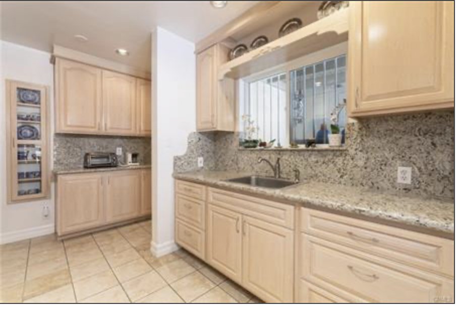 Kitchen before renovation